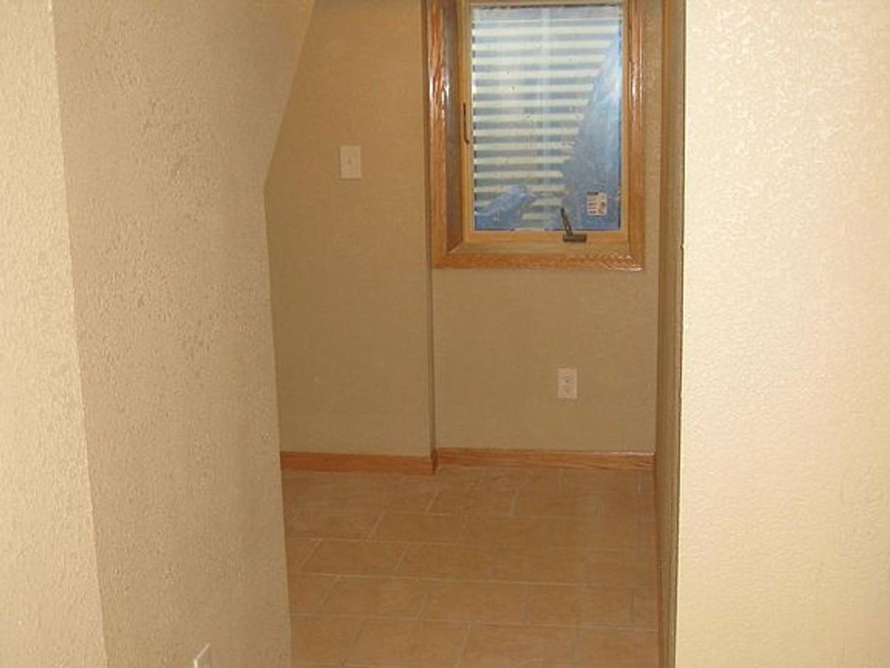 2701 Delaware St SE - Photo 4 of 25