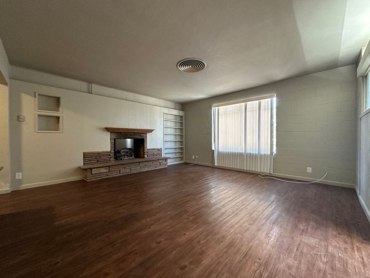 422 1/2 North St - Photo 2 of 17