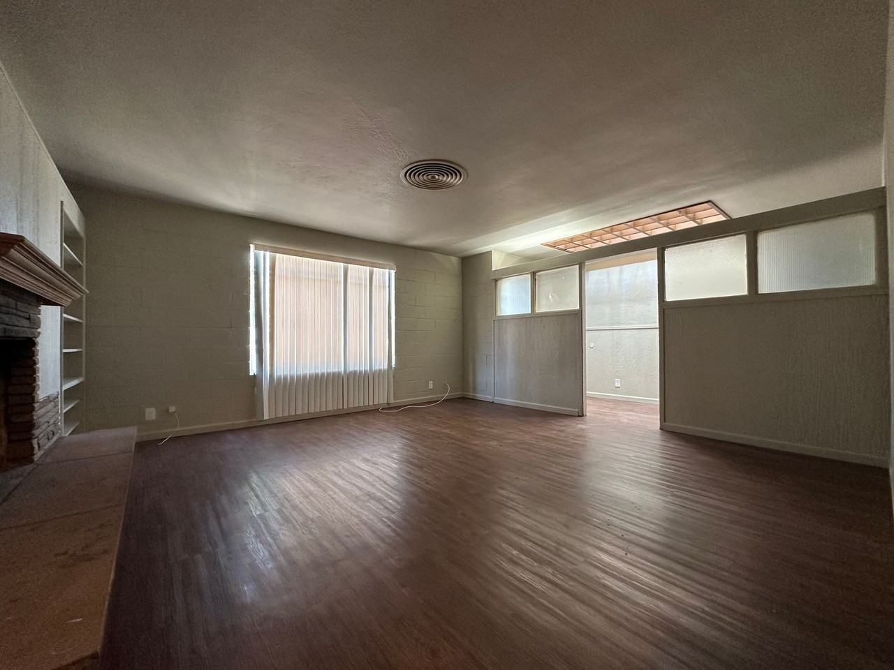 422 1/2 North St - Photo 3 of 17