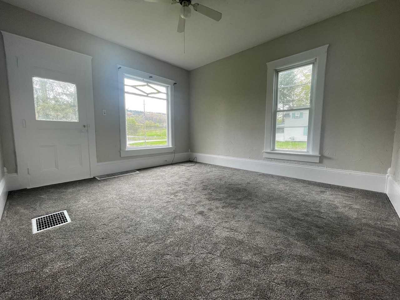 4365 N. Homer Ave - Photo 3 of 8