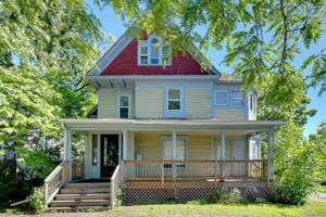 featured image of 821 6th St Se