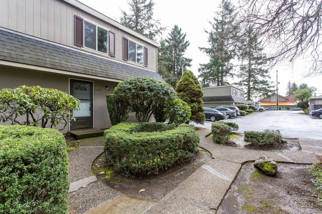 11785 Se Market St - Photo 3 of 24