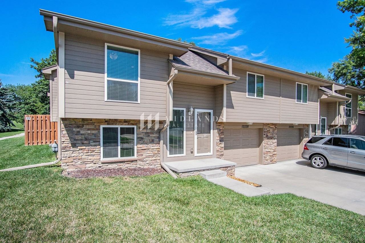 12228 Patrick Ave - Photo 2 of 20