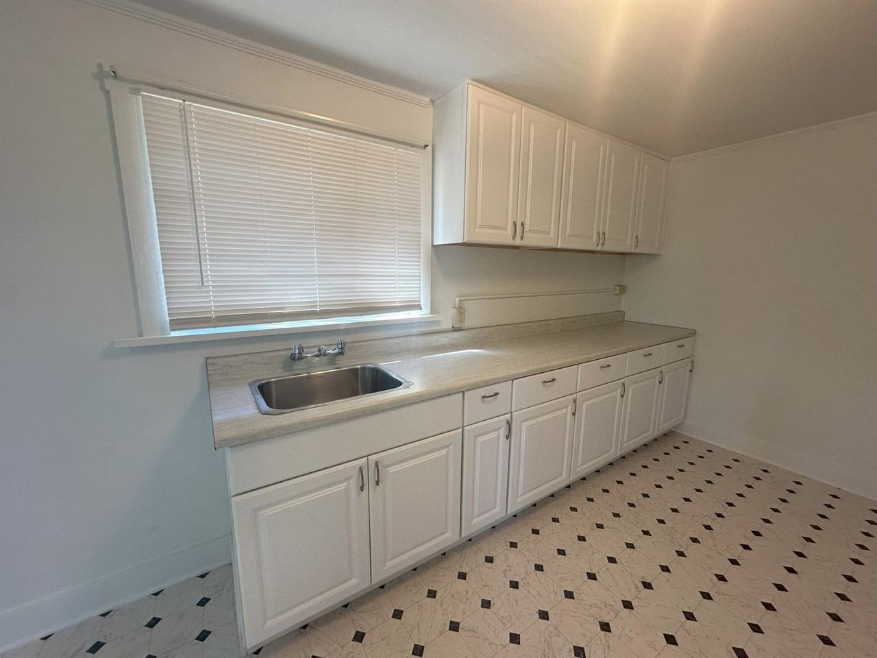 436 Minckler Ave - Photo 5 of 12
