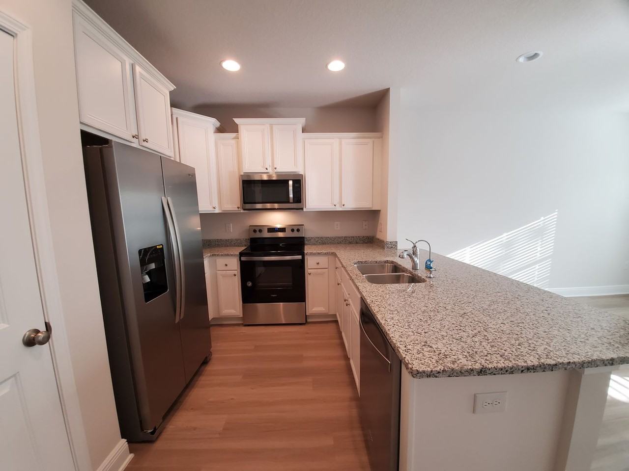 7652 Shadow Lake Dr - Photo 6 of 26