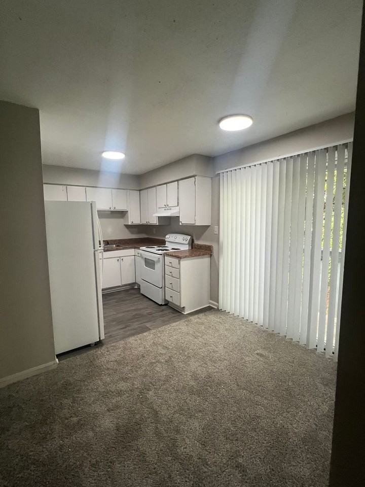 1909 Meadowlark Ln #40 - Photo 4 of 10