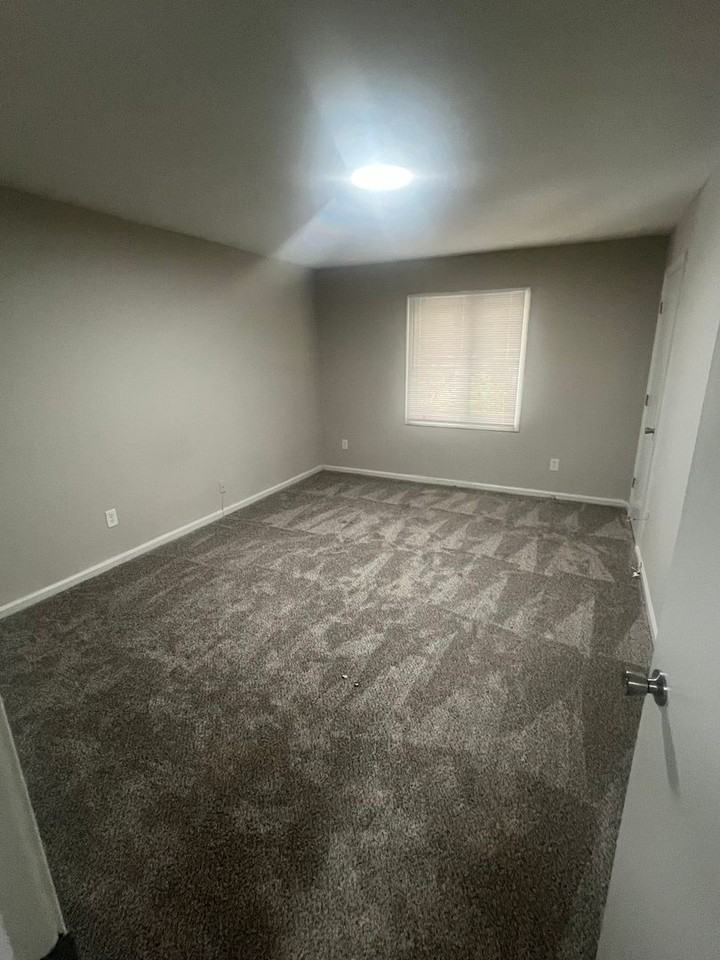 1909 Meadowlark Ln #40 - Photo 7 of 10