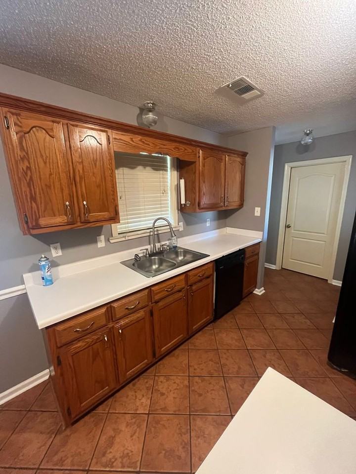 118 Rolling Meadow Dr - Photo 3 of 23