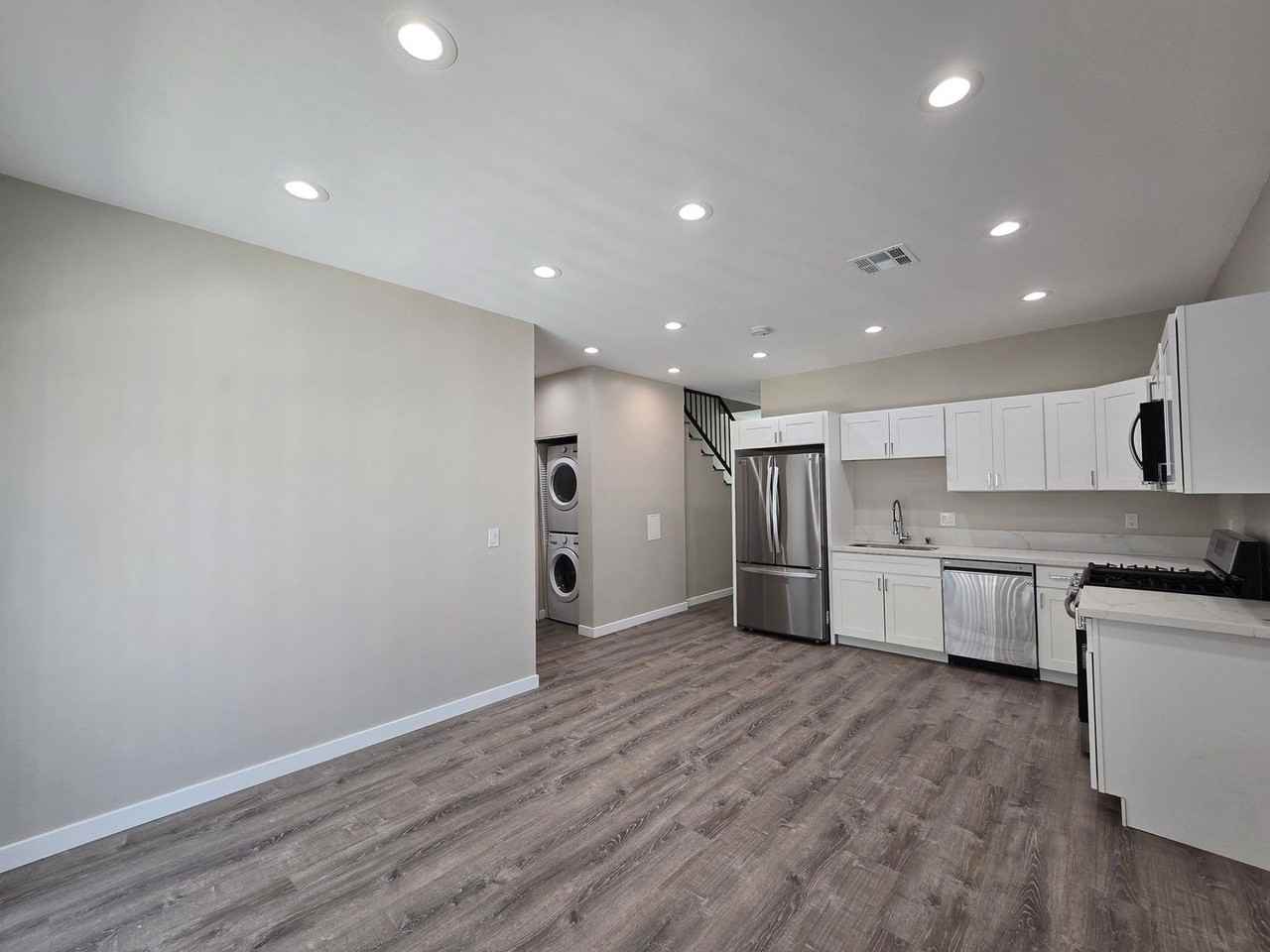 5305 Hewlett Dr - Photo 2 of 22