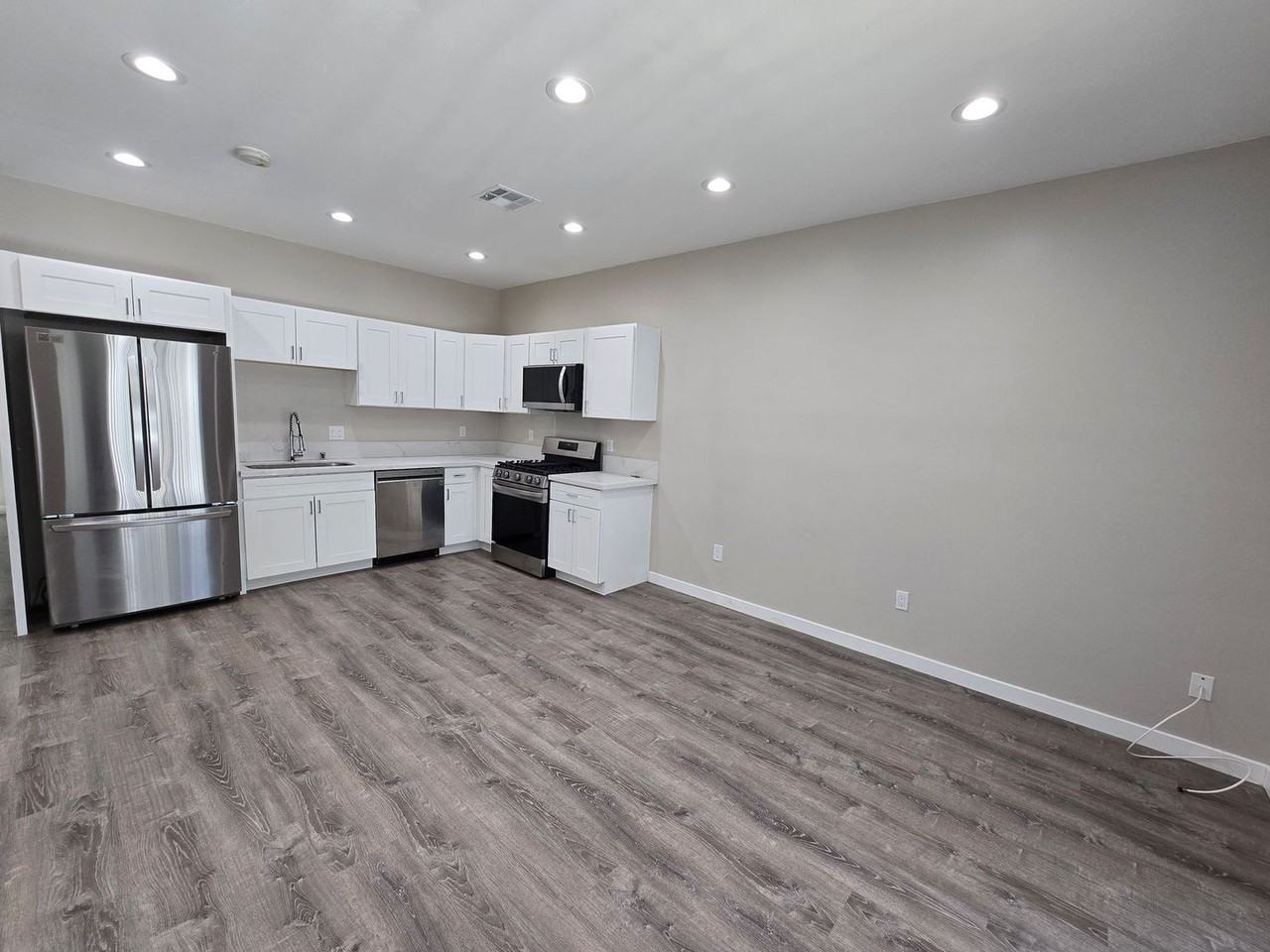 5305 Hewlett Dr - Photo 4 of 22