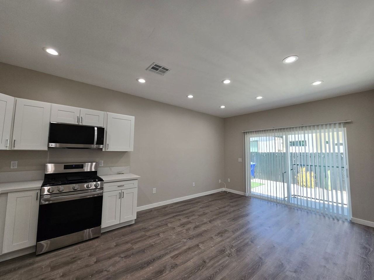 5305 Hewlett Dr - Photo 5 of 22