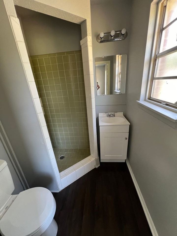 1250 Hawkins St - Photo 2 of 17