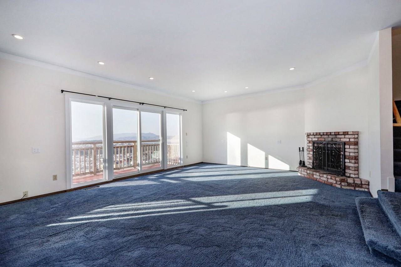 1645 15th Ave - Photo 5 of 50