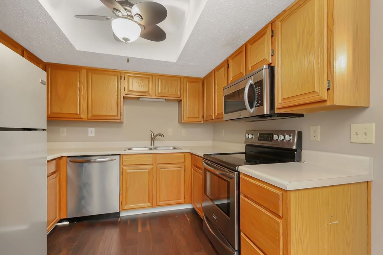 127 Sterling Ct - Photo 7 of 21