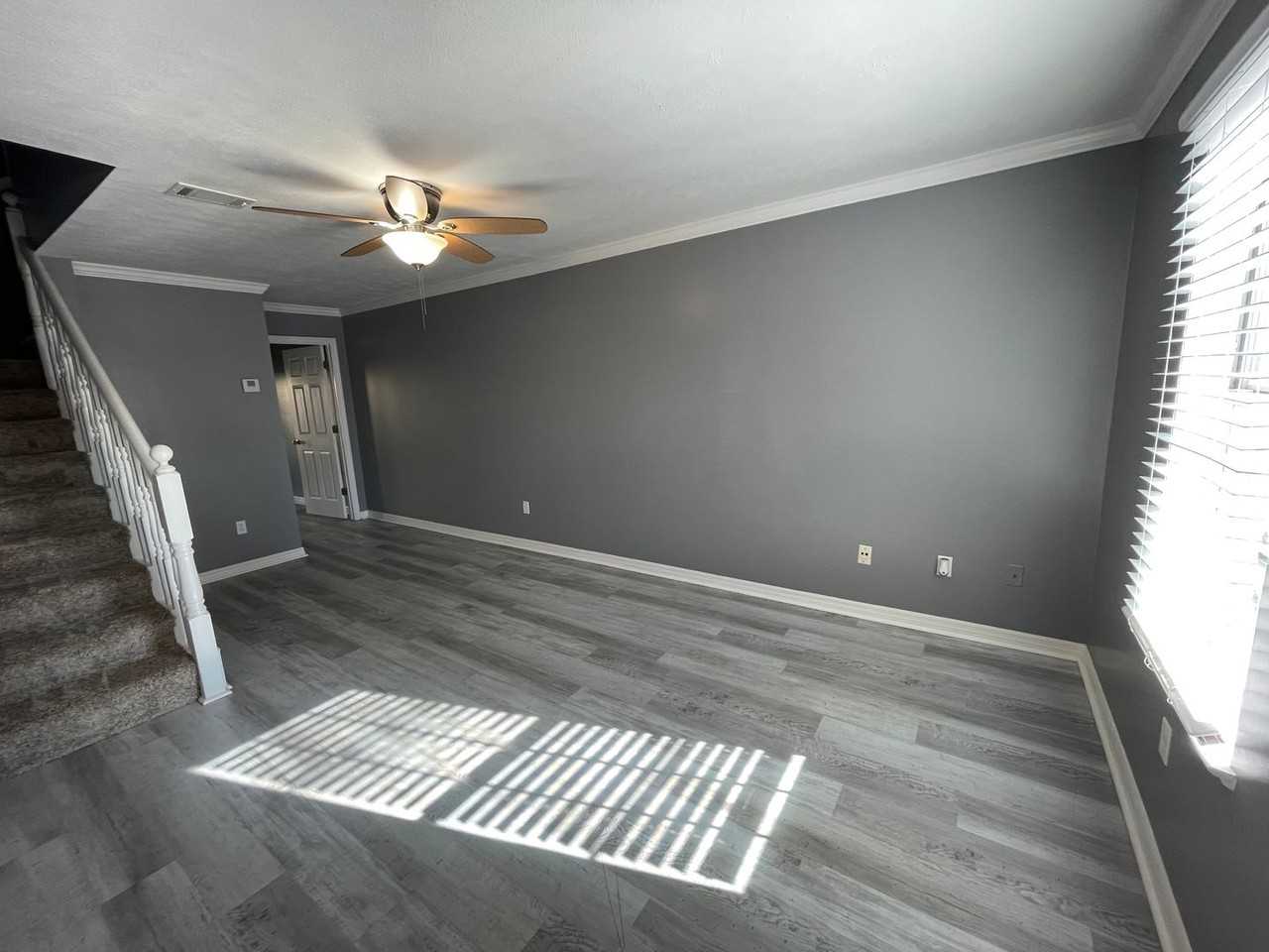 127 Parker Village Cir - Photo 2 of 33