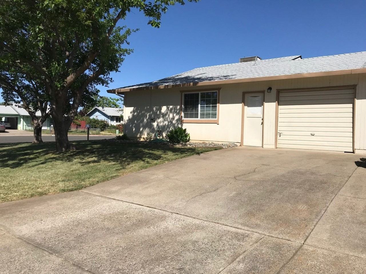 1970 Spruce Cir - Photo 2 of 9