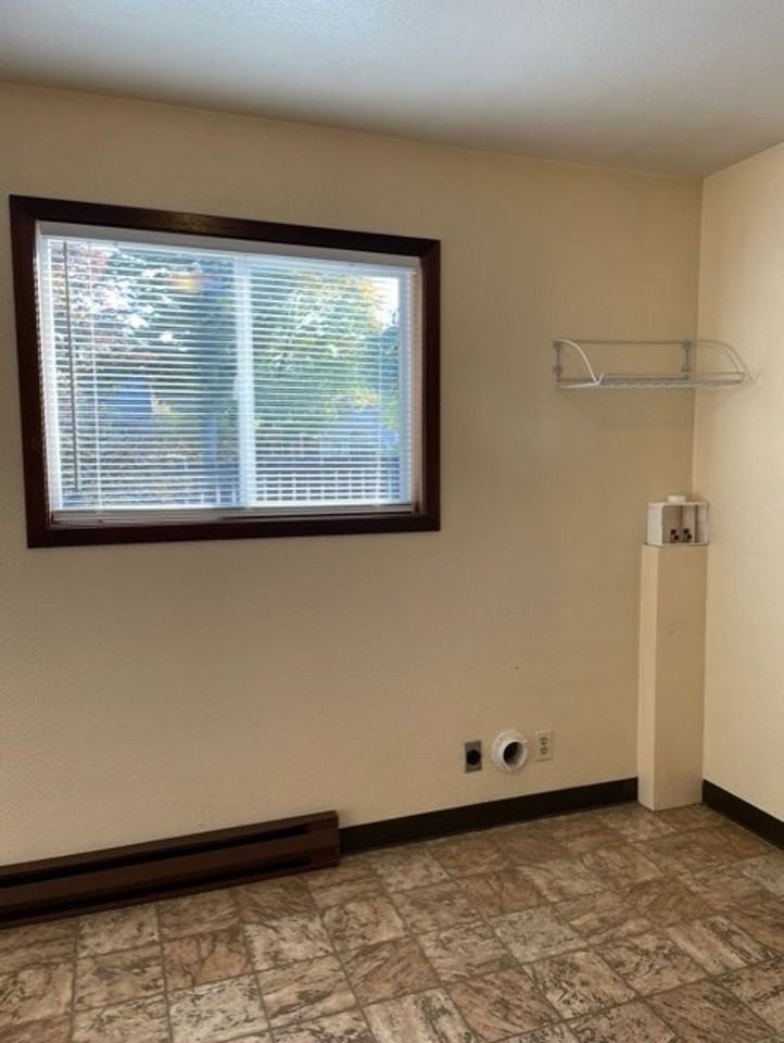 420 9th Ave W - Photo 2 of 11