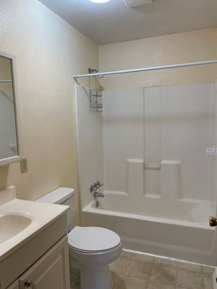 420 9th Ave W - Photo 4 of 11