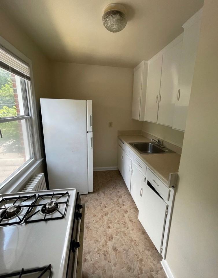 Roanoke Ave 8324 - Photo 3 of 6