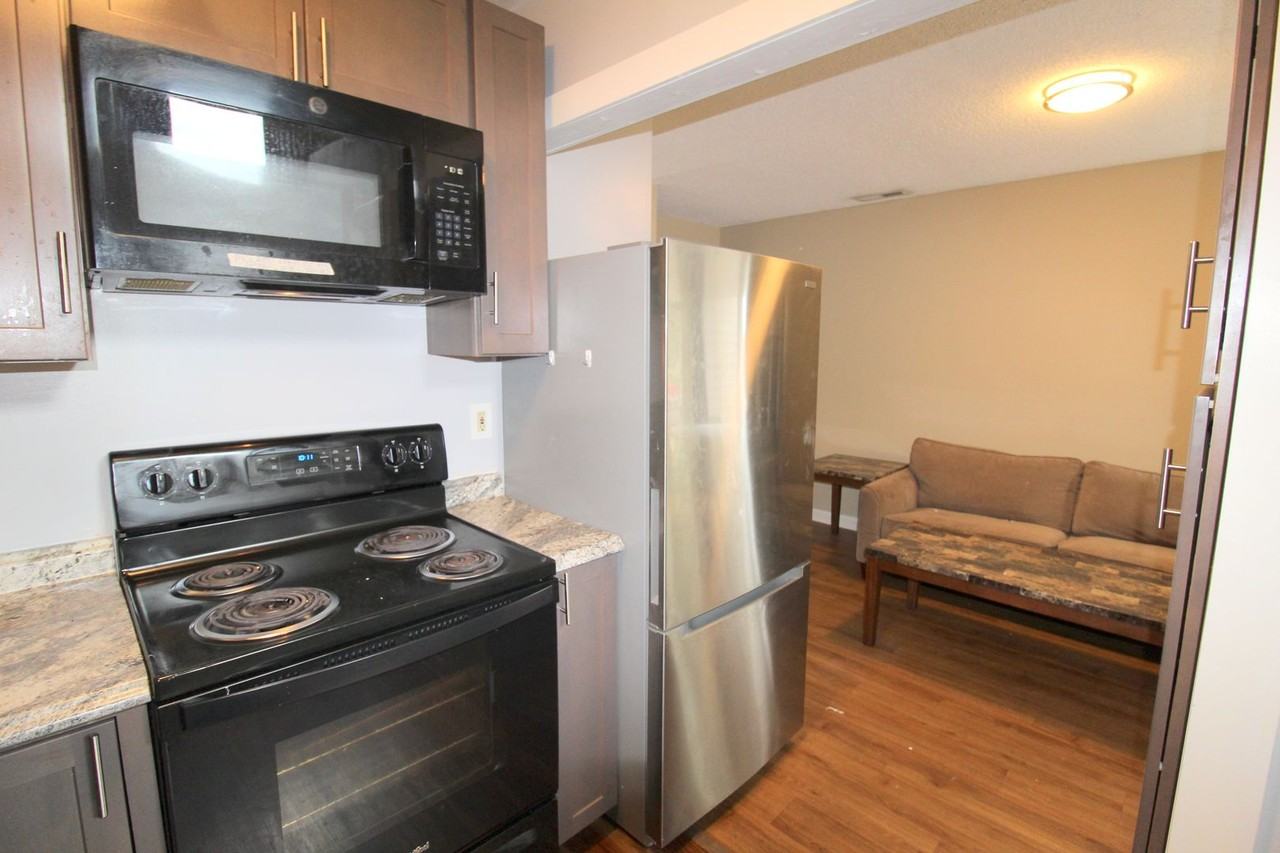 1309 Bradley Dr - Photo 6 of 15