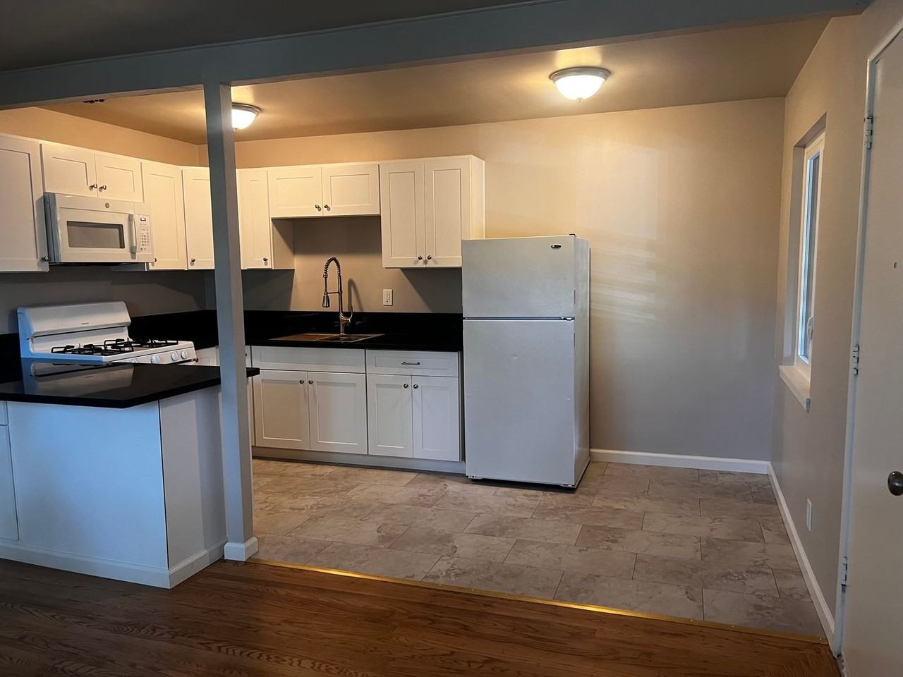 2615 H Street - Photo 2 of 21