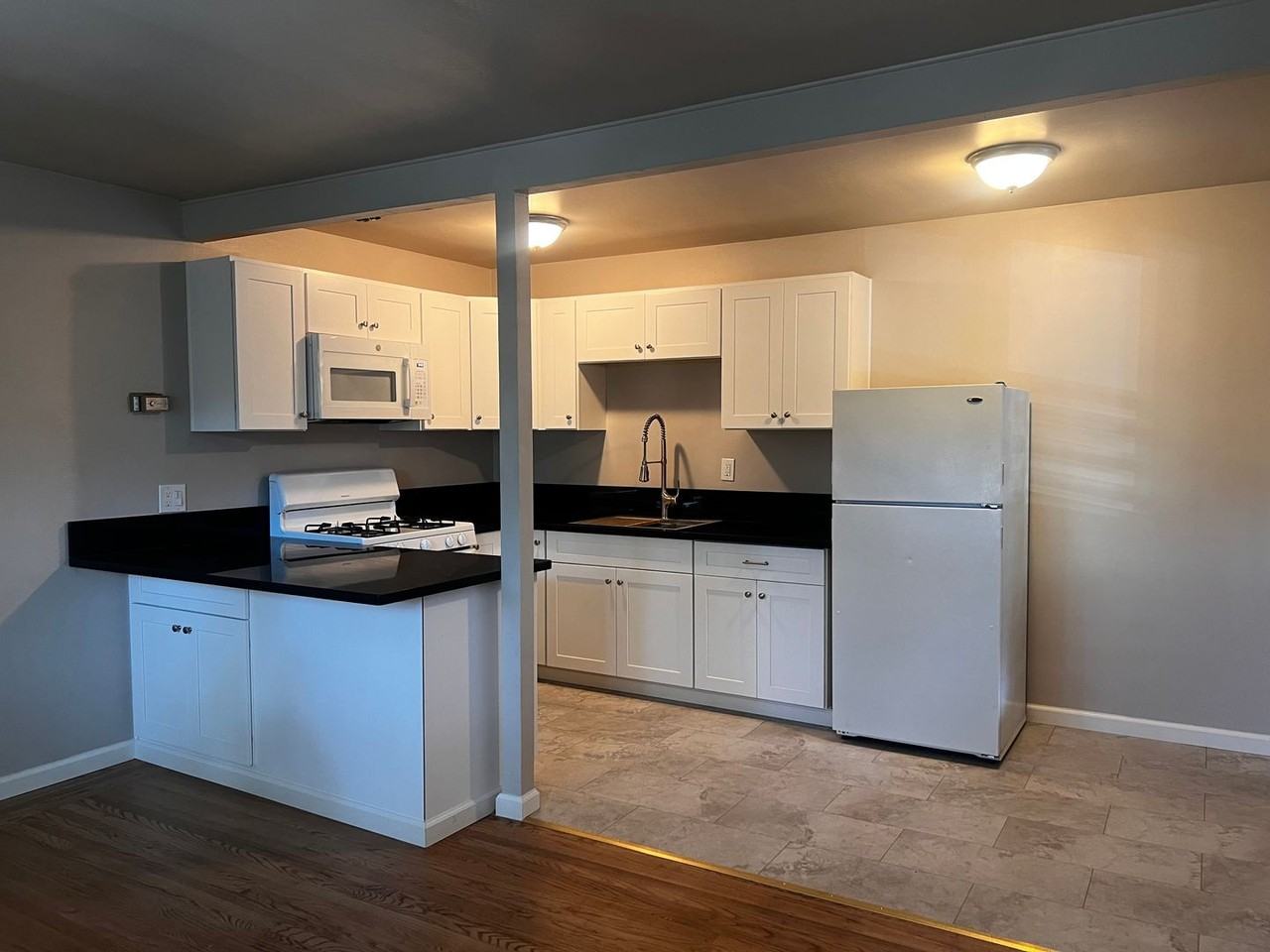 2615 H Street - Photo 3 of 21