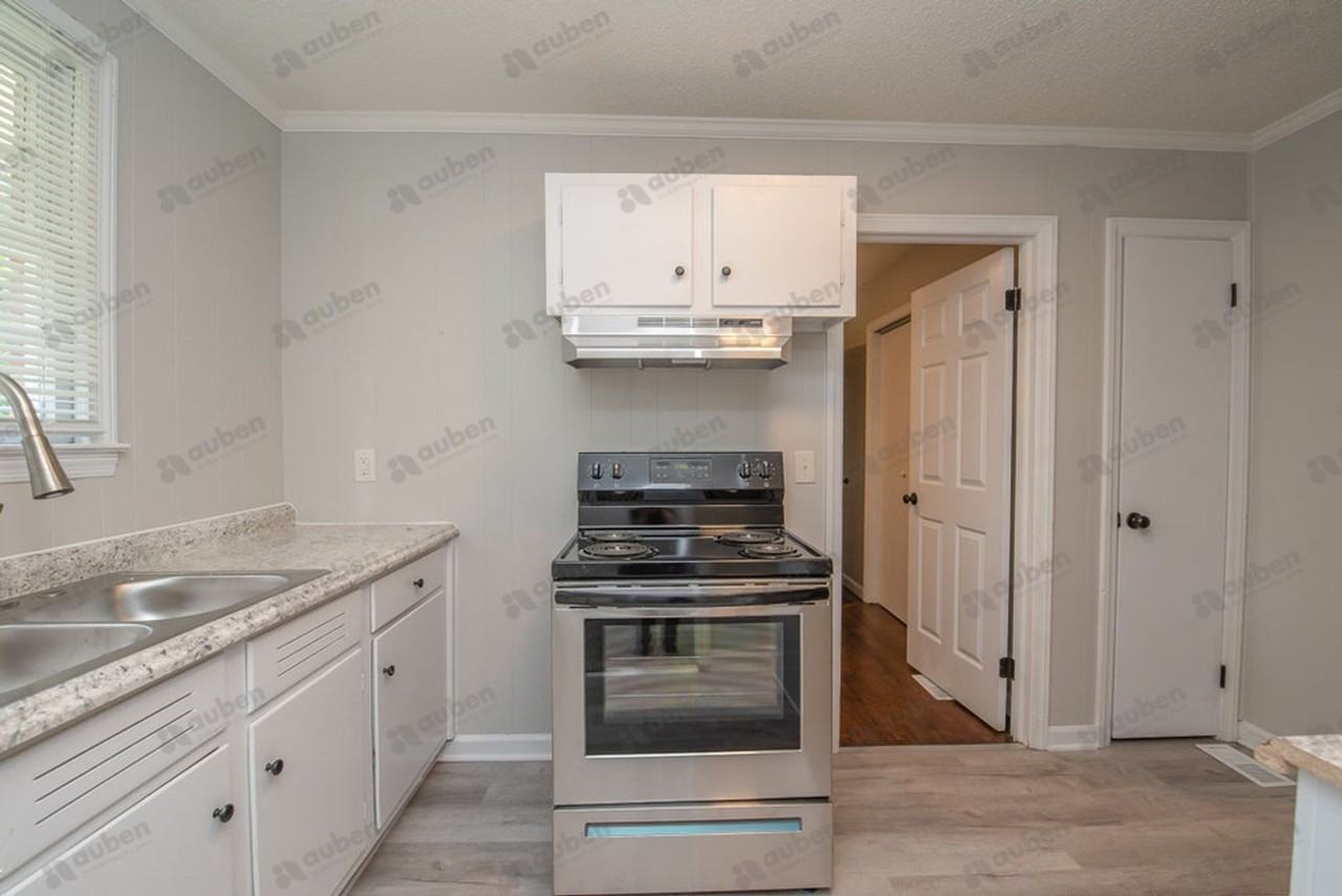 109 Vanderbilt Cir - Photo 6 of 23