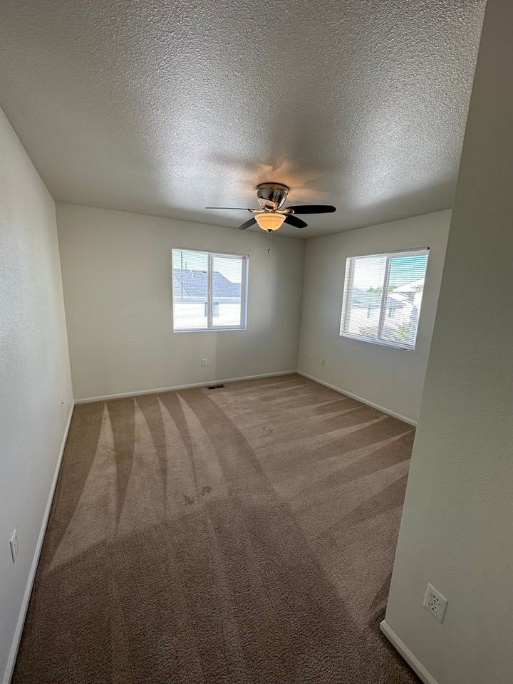 330 Arkel Way - Photo 7 of 11