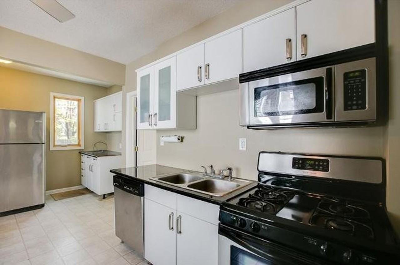 1070 12th Ave Se - Photo 2 of 13