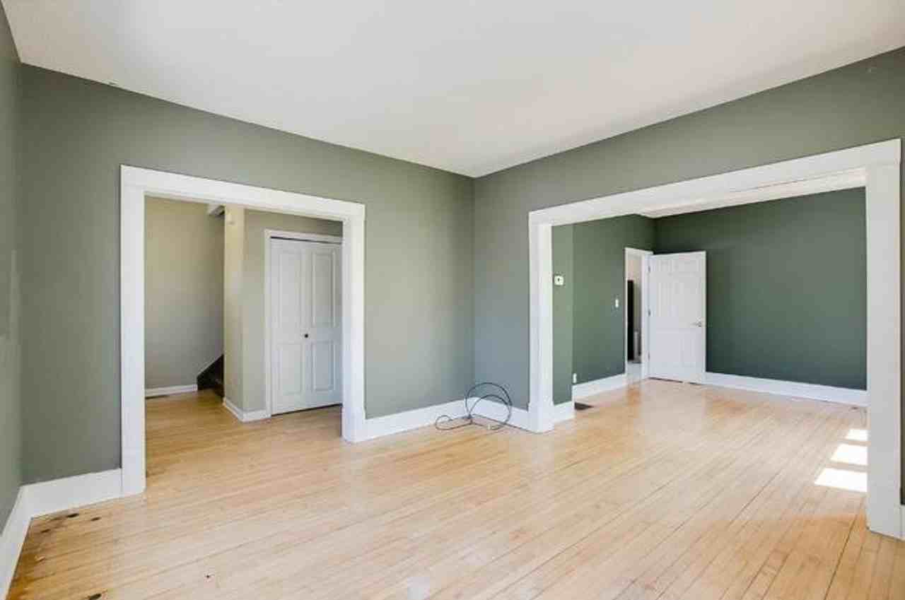 1070 12th Ave Se - Photo 6 of 13