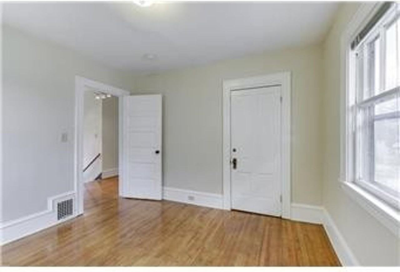 1051 12th Ave Se - Photo 5 of 11