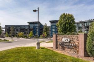 featured image of 1950 W Bellerive Ln #402