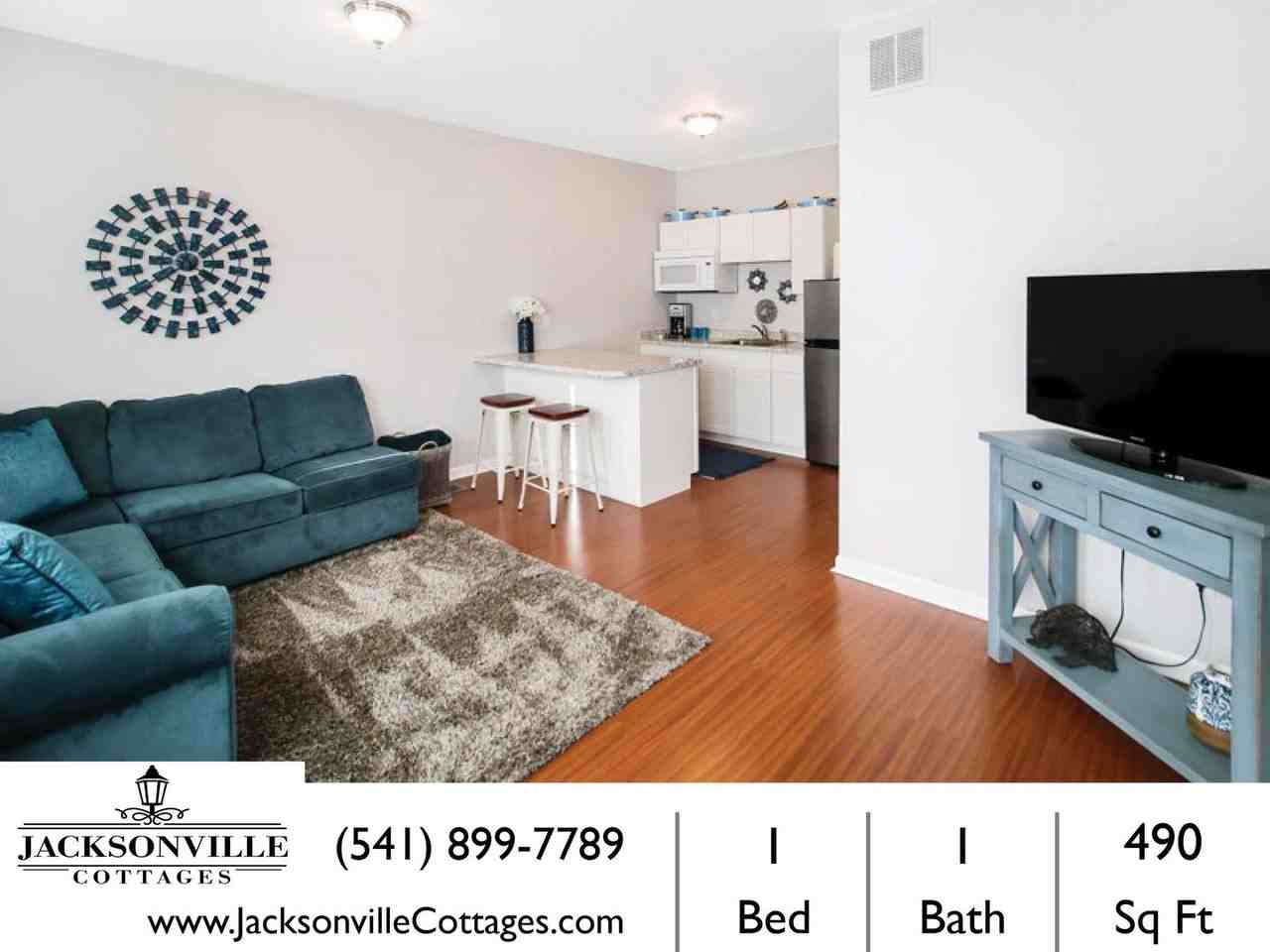 185 E E St - Photo 4 of 16