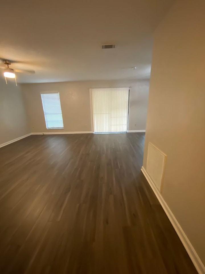 3701 Bentley Dr - Photo 4 of 26