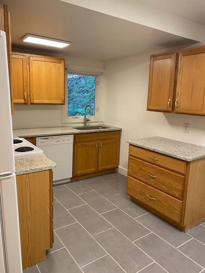 119 Thurston Ave - Photo 2 of 44