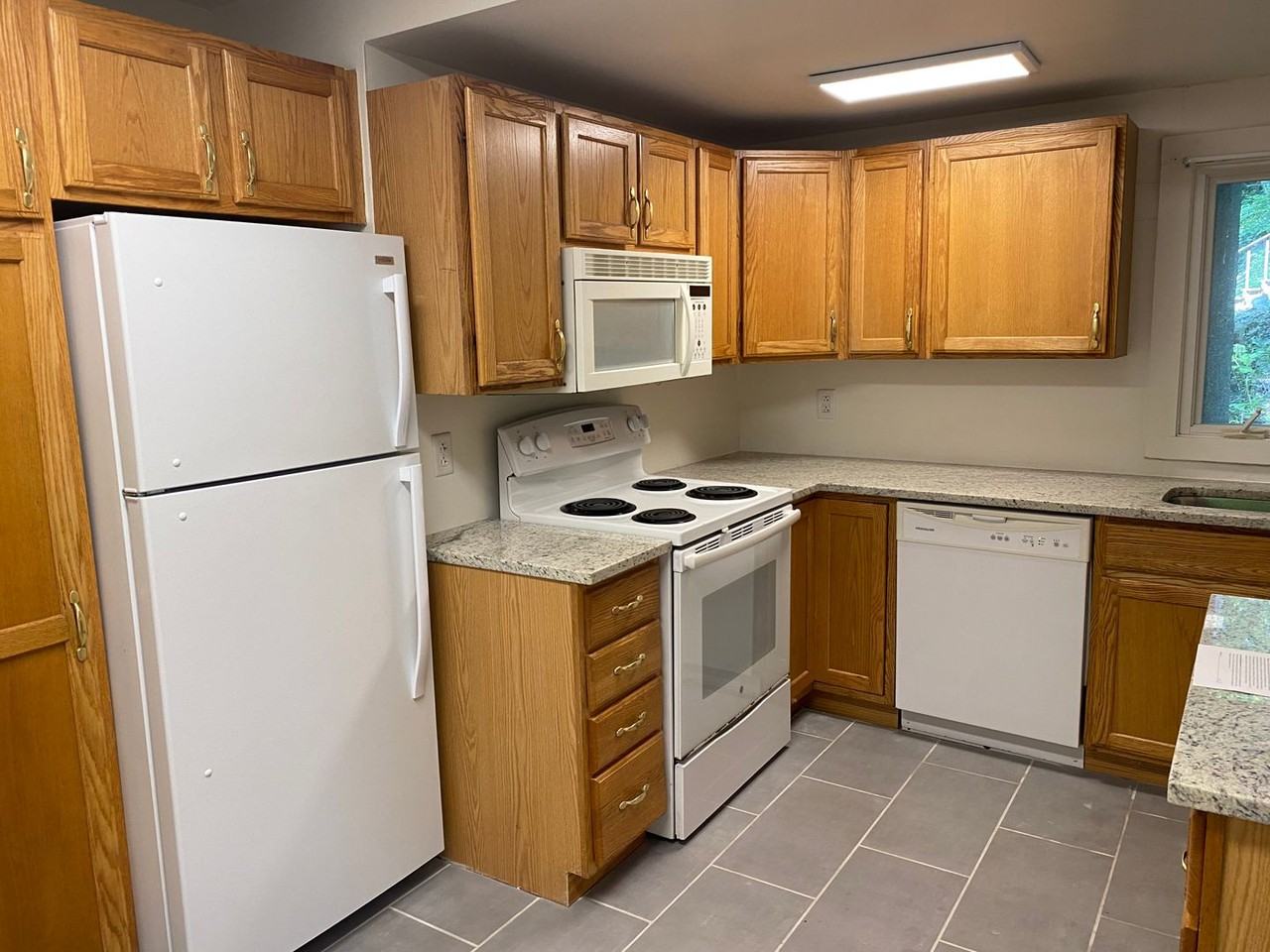 119 Thurston Ave - Photo 3 of 44