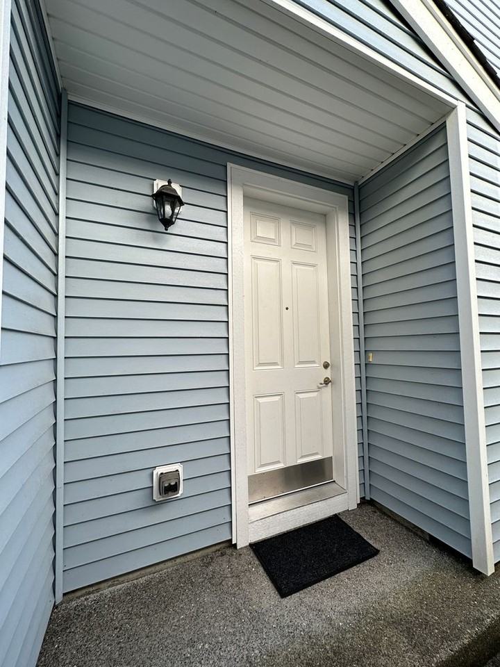 2537 Evans Ct - Photo 2 of 11