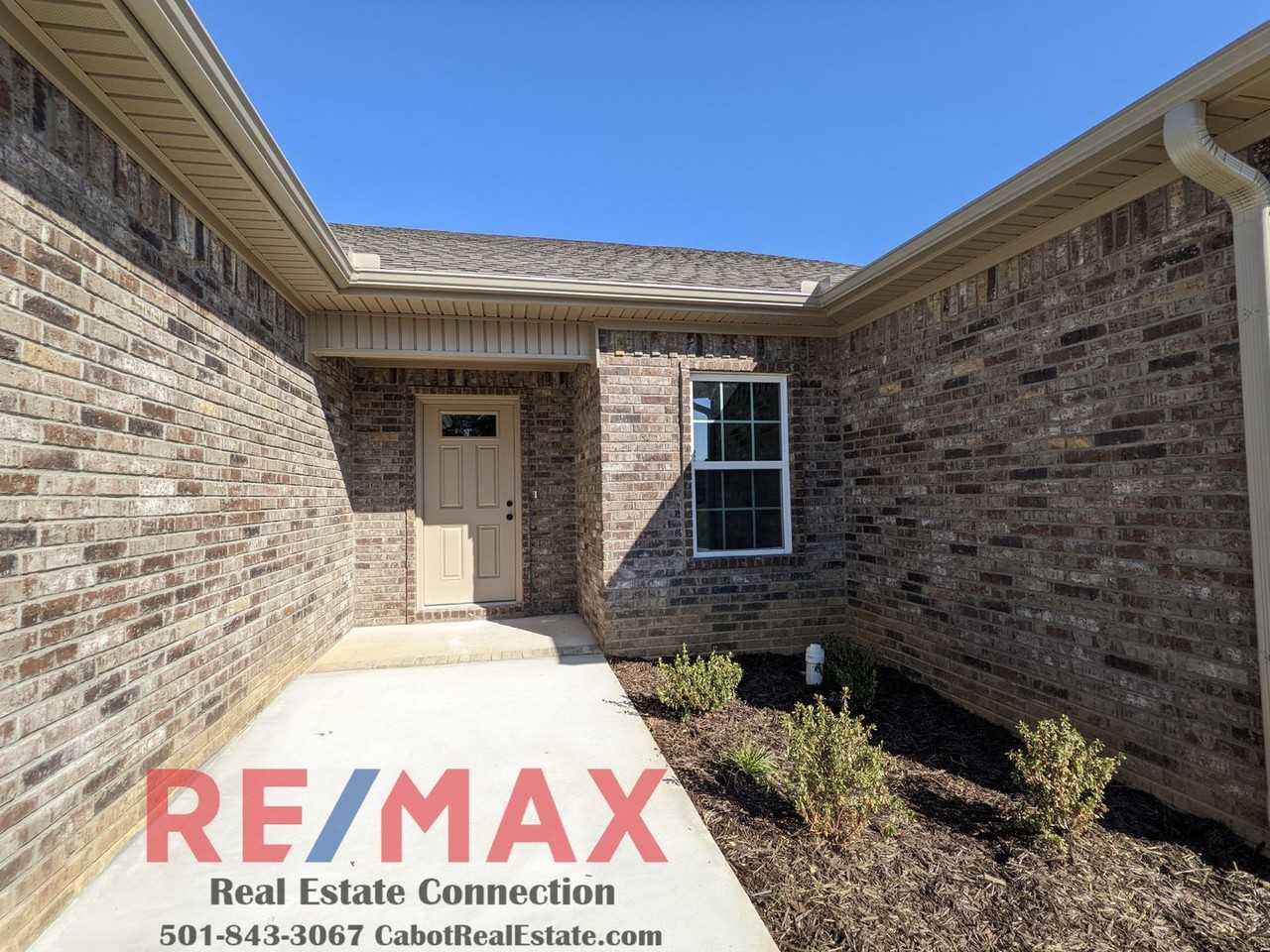 311 Dogwood St - Photo 2 of 17