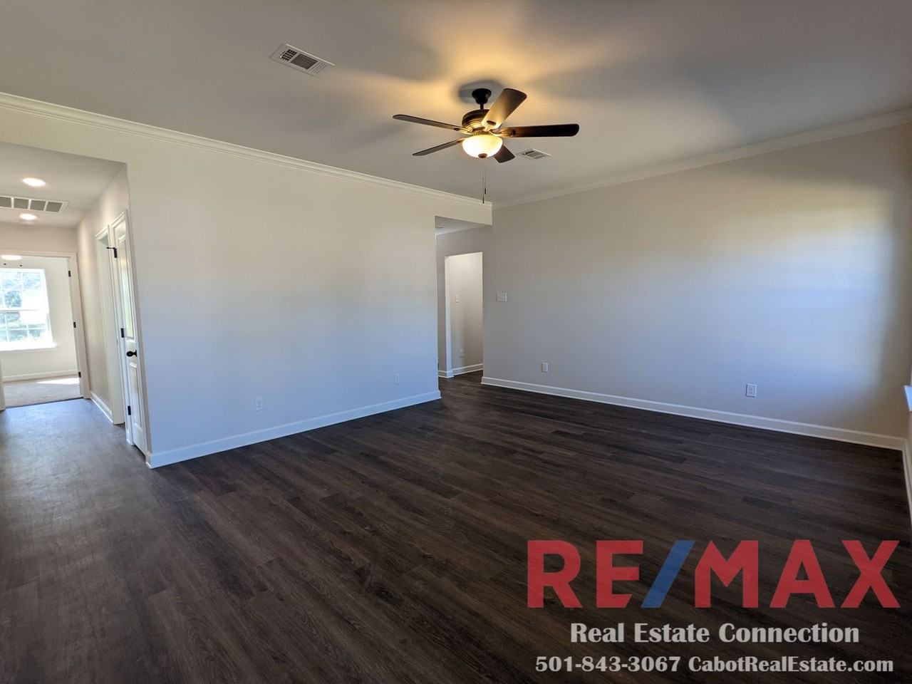 311 Dogwood St - Photo 4 of 17