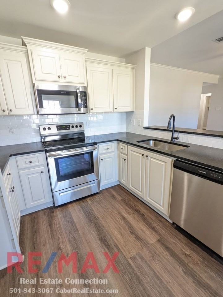 311 Dogwood St - Photo 6 of 17