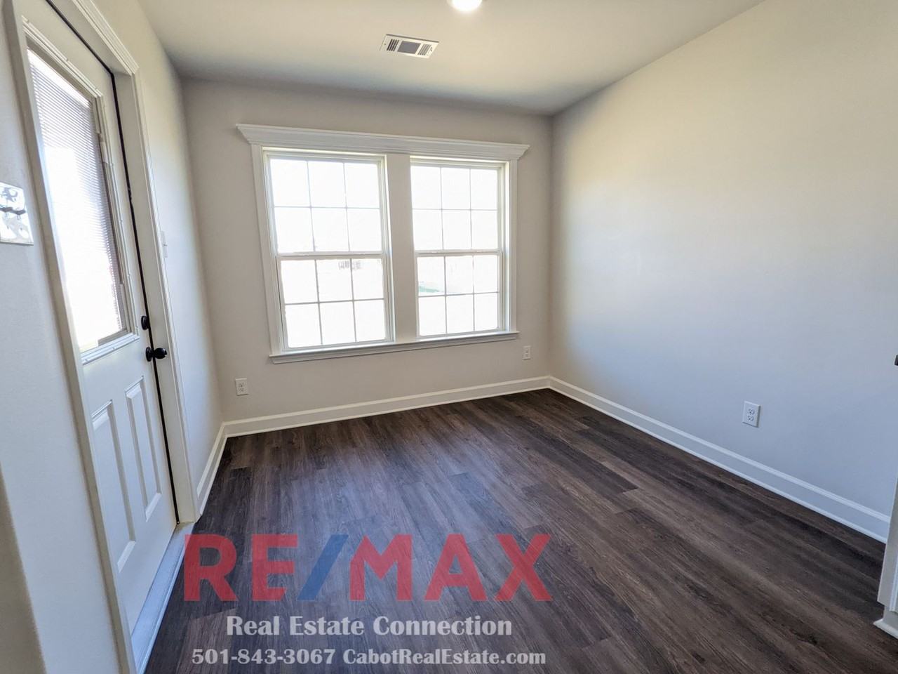 311 Dogwood St - Photo 7 of 17