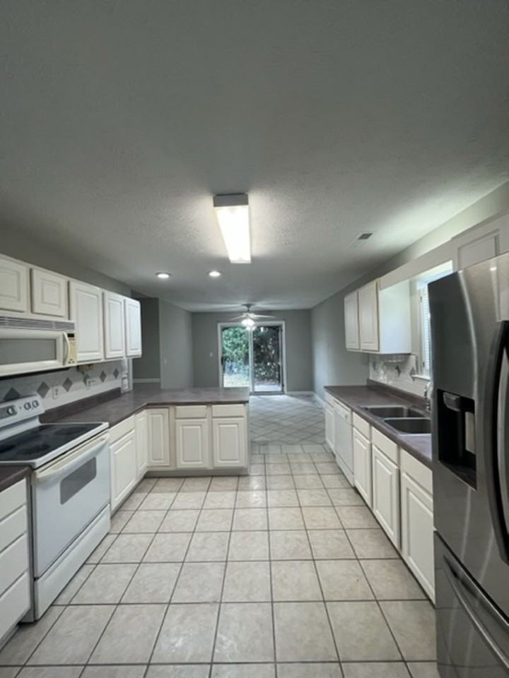 1100 Tap Root Ct - Photo 2 of 31
