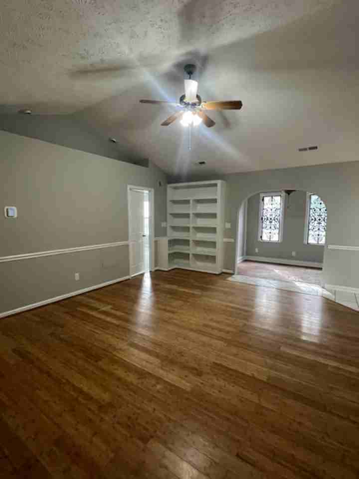 1100 Tap Root Ct - Photo 5 of 31
