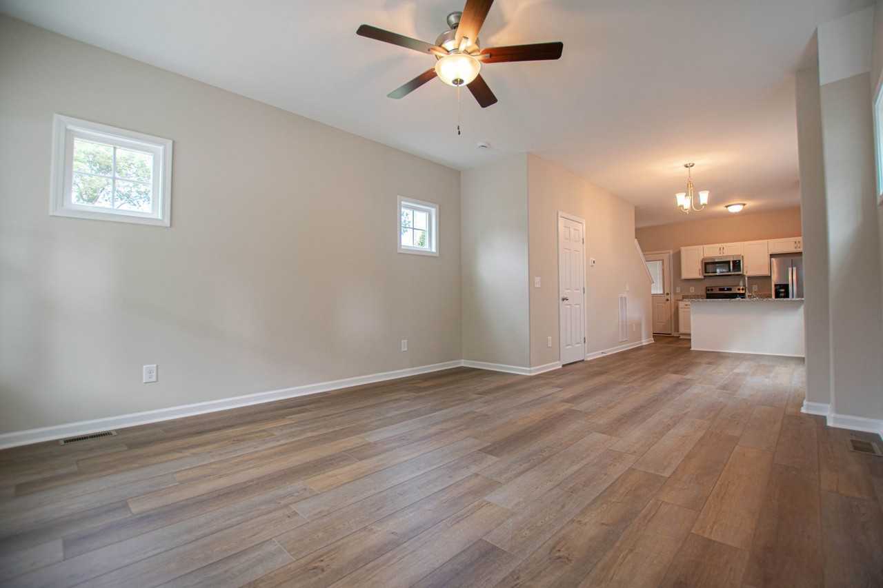 1209 Vine St - Photo 2 of 17