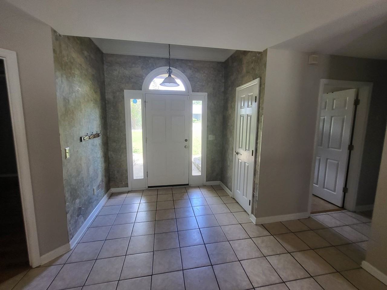 6529 Clearwater Dr - Photo 3 of 21