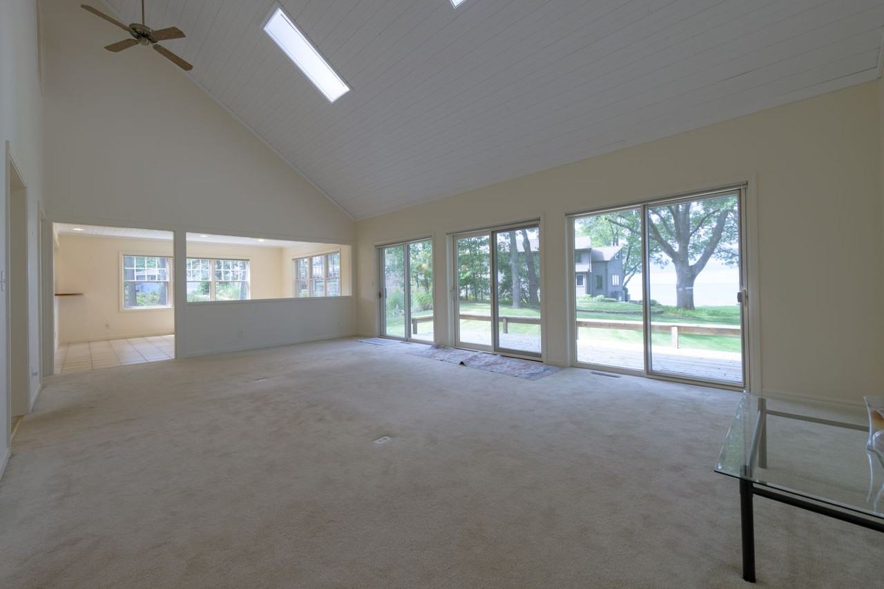 4412 Drexel Pl - Photo 7 of 44