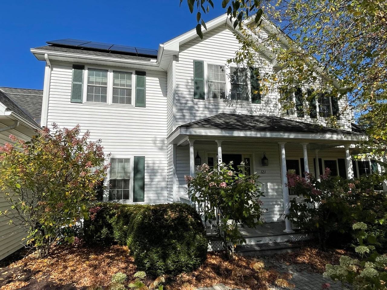 121 Fox Run - Photo 3 of 50