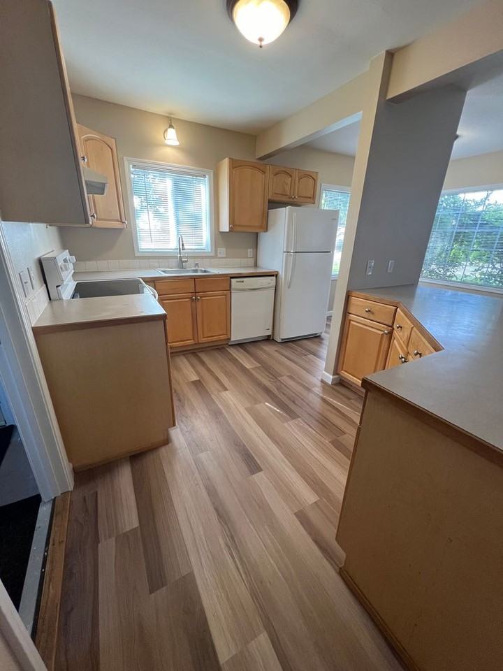 3424 Bennett Dr - Photo 3 of 13