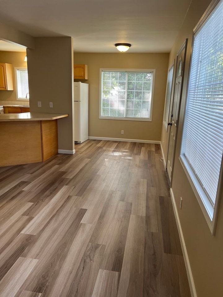 3424 Bennett Dr - Photo 6 of 13