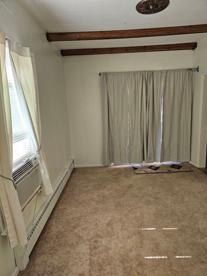 813 Woodbury St - Photo 4 of 17